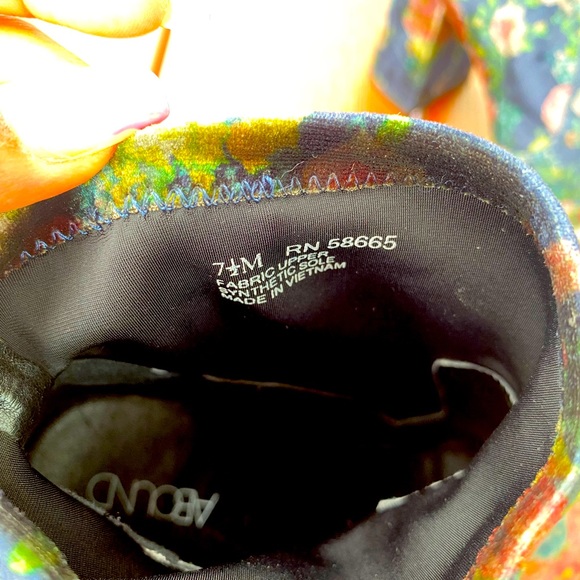 Navy floral booties - Picture 4 of 7